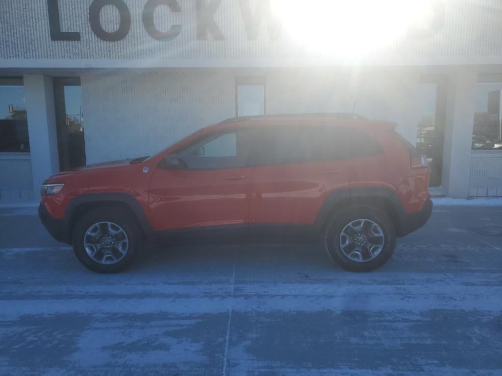 Used 2019 Jeep Cherokee Trailhawk with VIN 1C4PJMBX3KD224937 for sale in Marshall, Minnesota