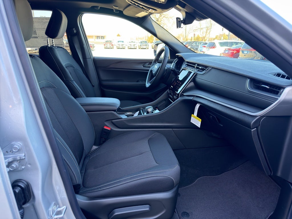 2026 Jeep Grand Cherokee Laredo