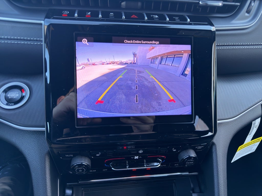 2026 Jeep Grand Cherokee Laredo