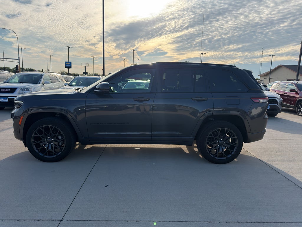 2025 Jeep Grand Cherokee Summit
