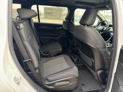 2026 Jeep Grand Cherokee L Laredo / Altitude