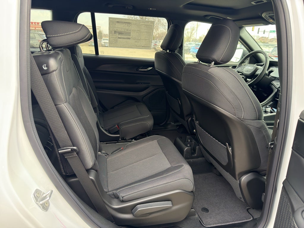 2026 Jeep Grand Cherokee L Laredo / Altitude