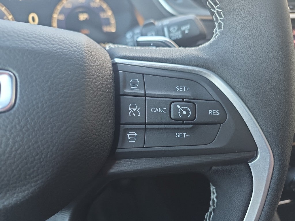 2026 Jeep Grand Cherokee L Laredo / Altitude