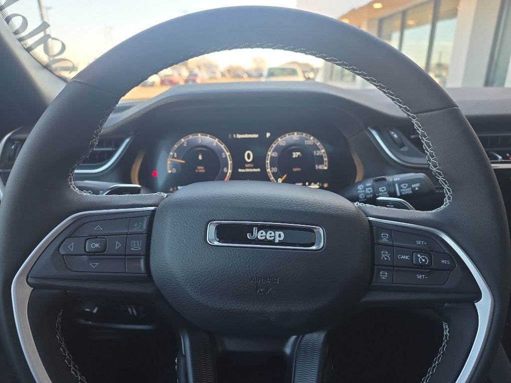 2026 Jeep Grand Cherokee L Laredo / Altitude