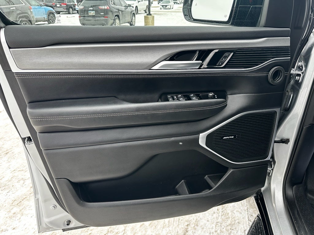 2024 Jeep Wagoneer L Series II Carbide