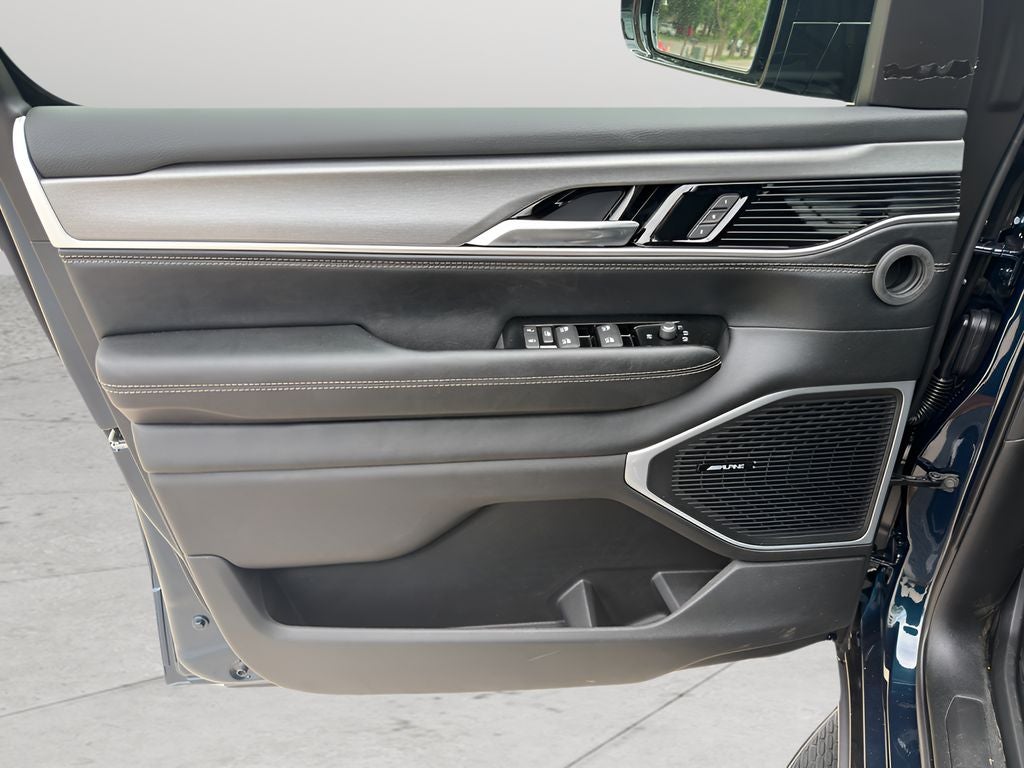 2026 Jeep Grand Wagoneer Base