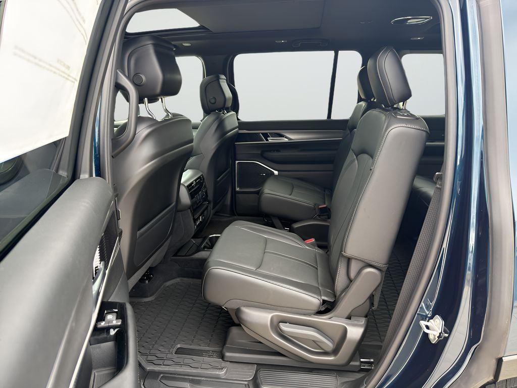 2026 Jeep Grand Wagoneer Base