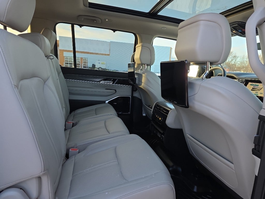 2023 Jeep Wagoneer Series III