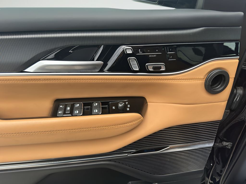 2025 Jeep Grand Wagoneer Series III Obsidian