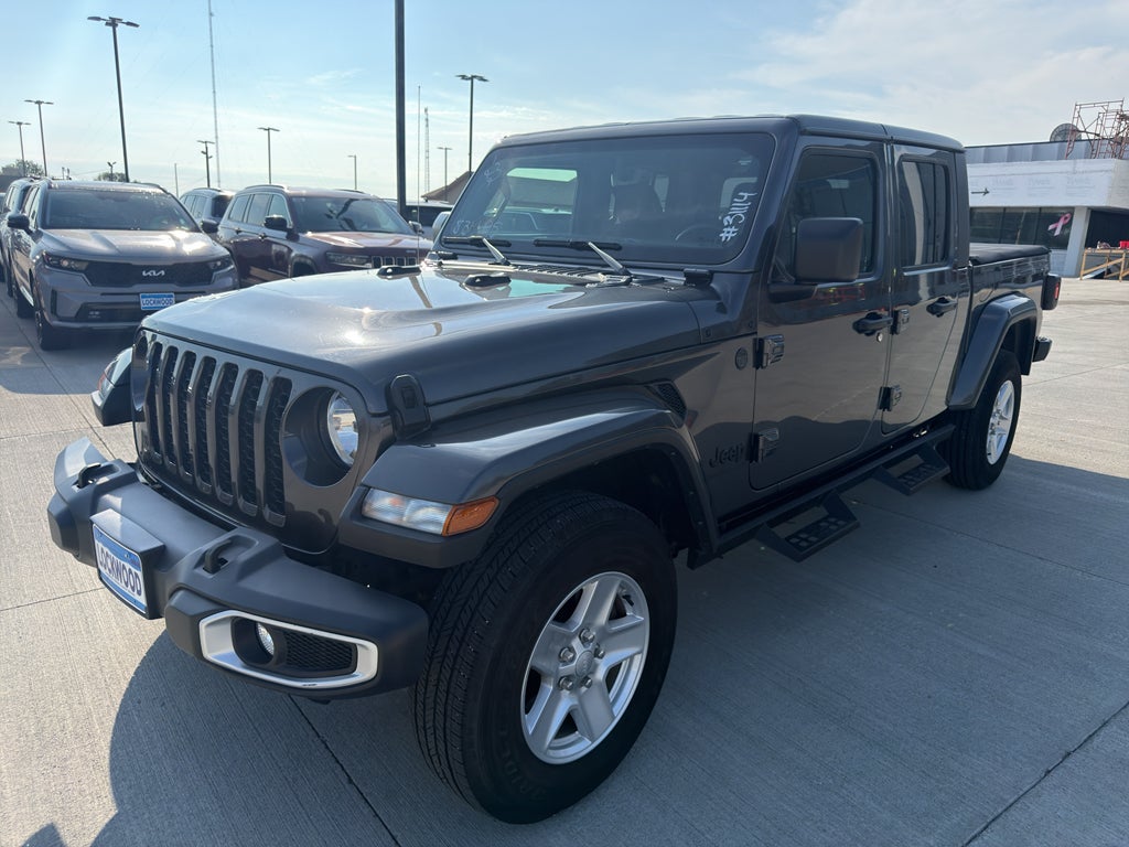2022 Jeep Gladiator Sport S