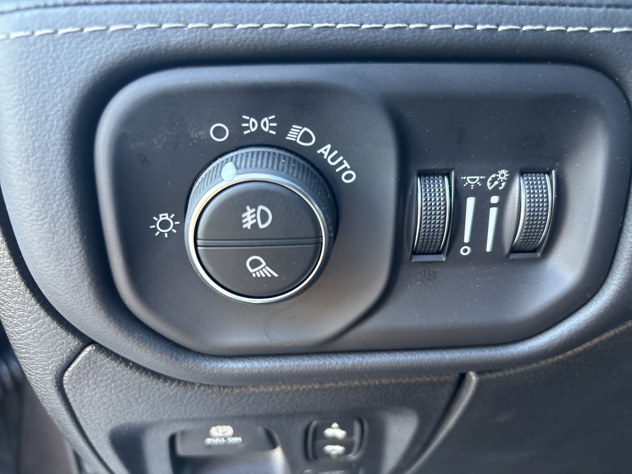 2027 RAM 1500 Limited