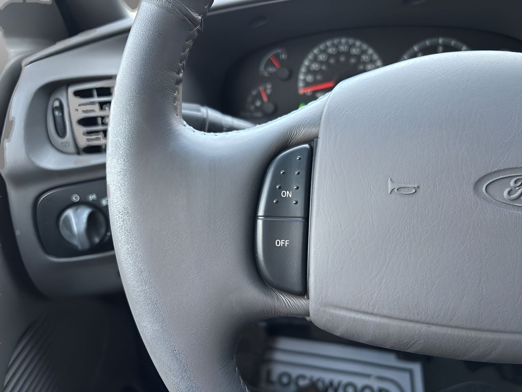 2002 Ford F-150 Base