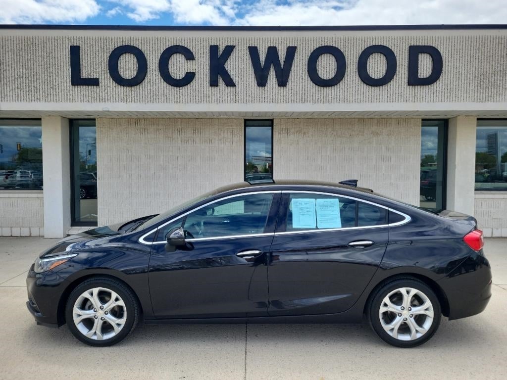 Used 2017 Chevrolet Cruze Premier with VIN 1G1BF5SM6H7161999 for sale in Marshall, Minnesota