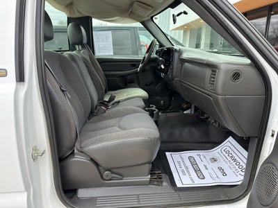 2004 Chevrolet Silverado 2500 Work Truck