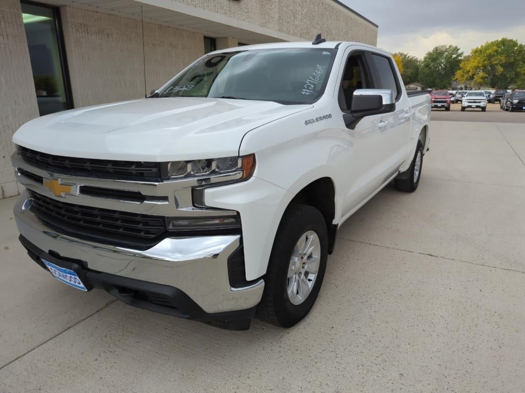 Used 2021 Chevrolet Silverado 1500 LT with VIN 1GCUYDEDXMZ102887 for sale in Marshall, Minnesota