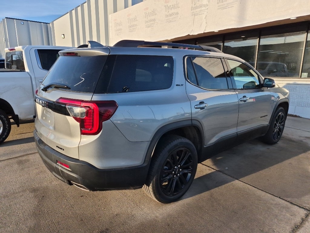 2023 GMC Acadia SLT