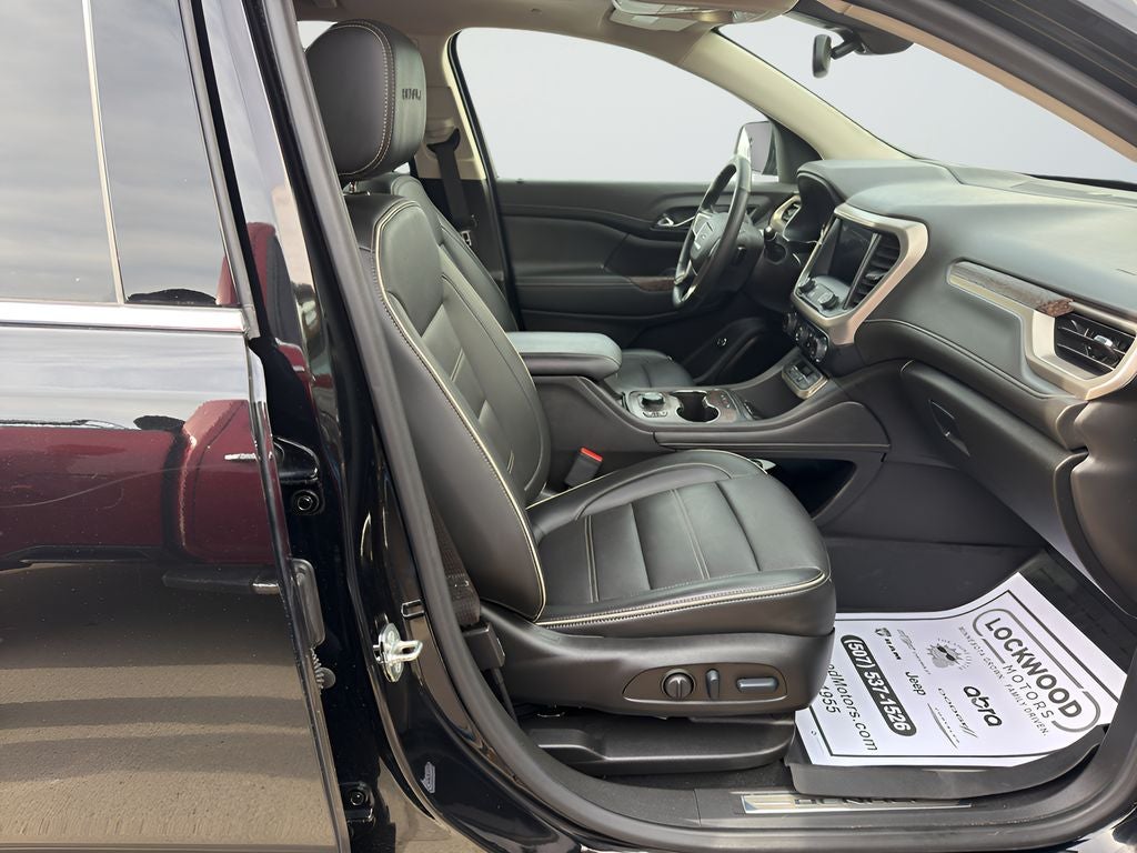 2022 GMC Acadia Denali