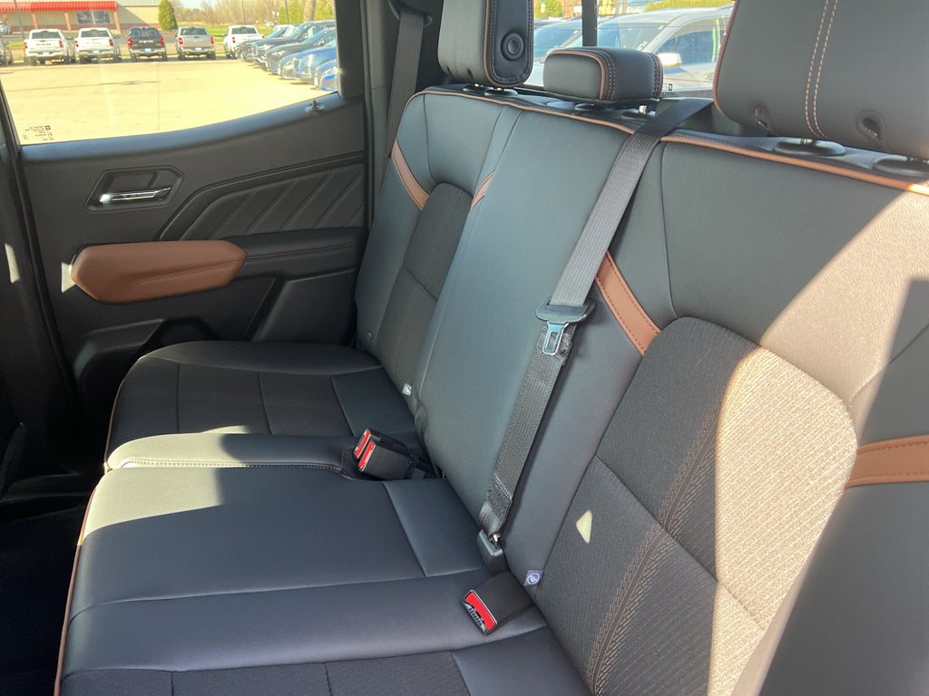 2024 GMC Canyon AT4