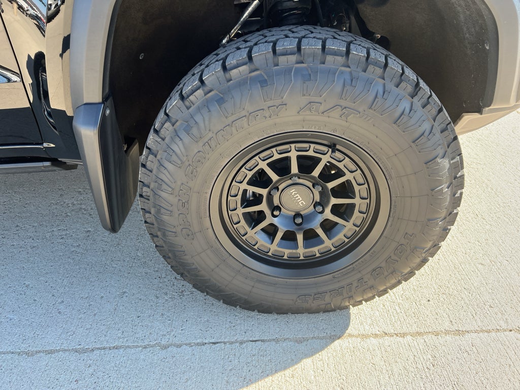 Used 2024 GMC Canyon AT4 with VIN 1GTP6DEK6R1189002 for sale in Marshall, Minnesota