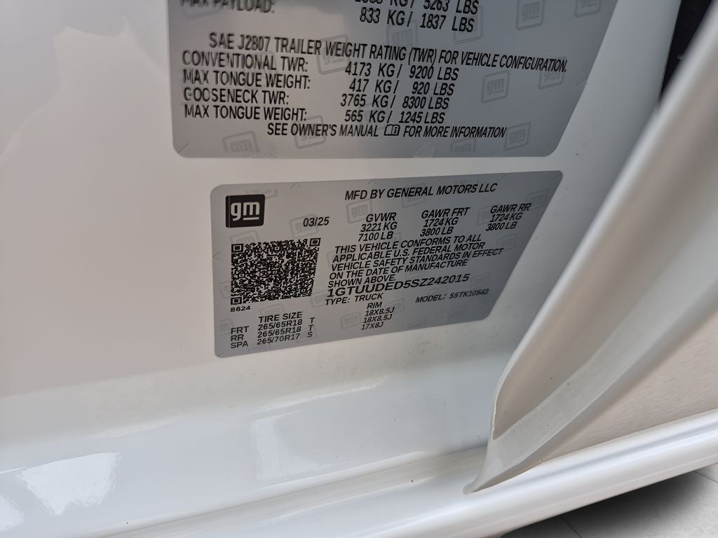 2025 GMC Sierra 1500 SLT