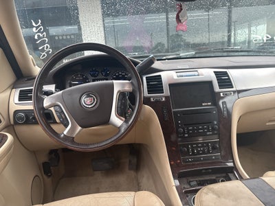 2007 Cadillac Escalade 1500; Luxury Base
