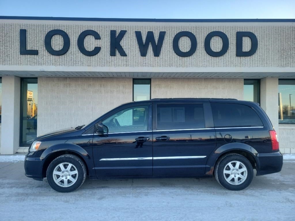 Used 2011 Chrysler Town & Country Touring with VIN 2A4RR5DG4BR674950 for sale in Marshall, Minnesota