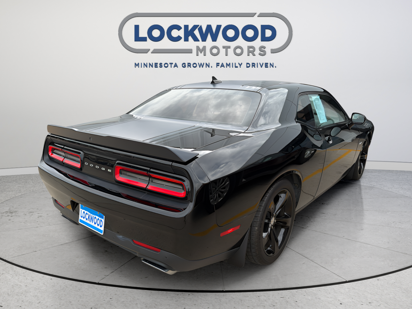 2016 Dodge Challenger R/T Shaker