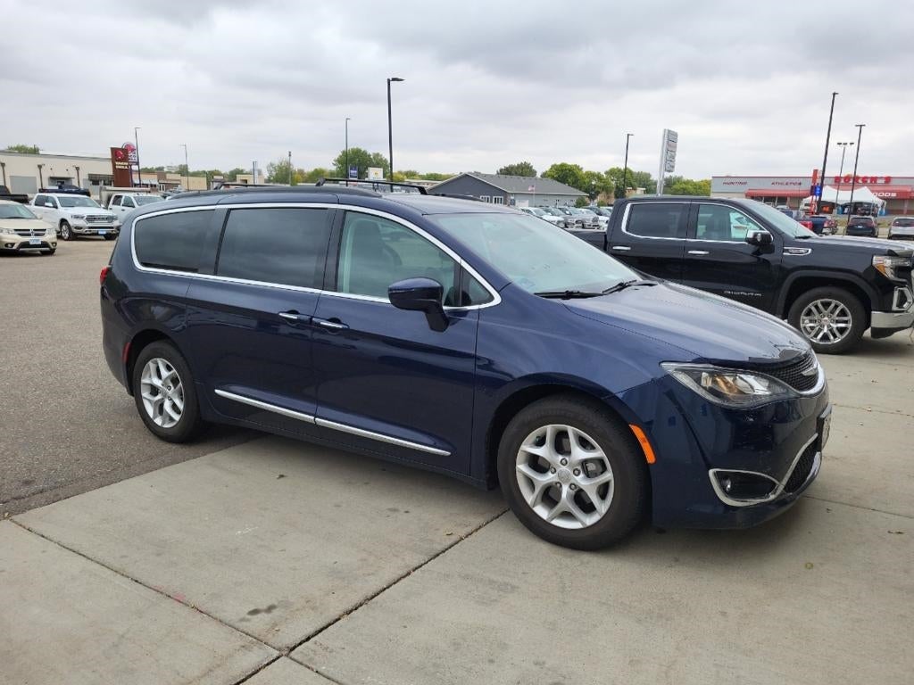 Used 2017 Chrysler Pacifica Touring-L with VIN 2C4RC1BG1HR676294 for sale in Marshall, Minnesota