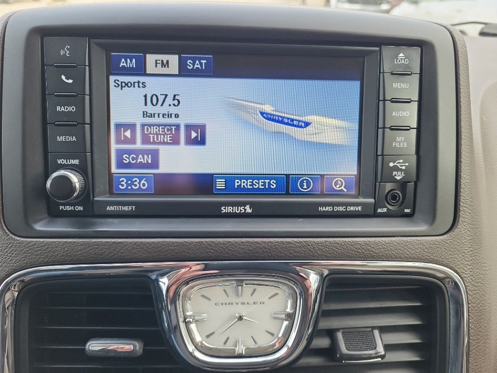 2012 Chrysler Town & Country Touring