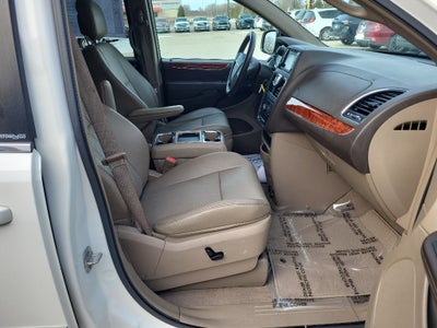 2012 Chrysler Town & Country Touring