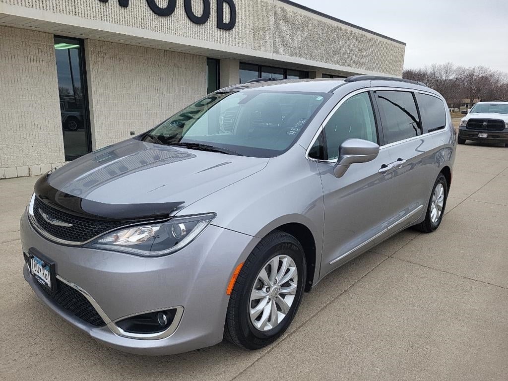 Used 2017 Chrysler Pacifica Touring-L with VIN 2C4RC1BG7HR554846 for sale in Marshall, Minnesota