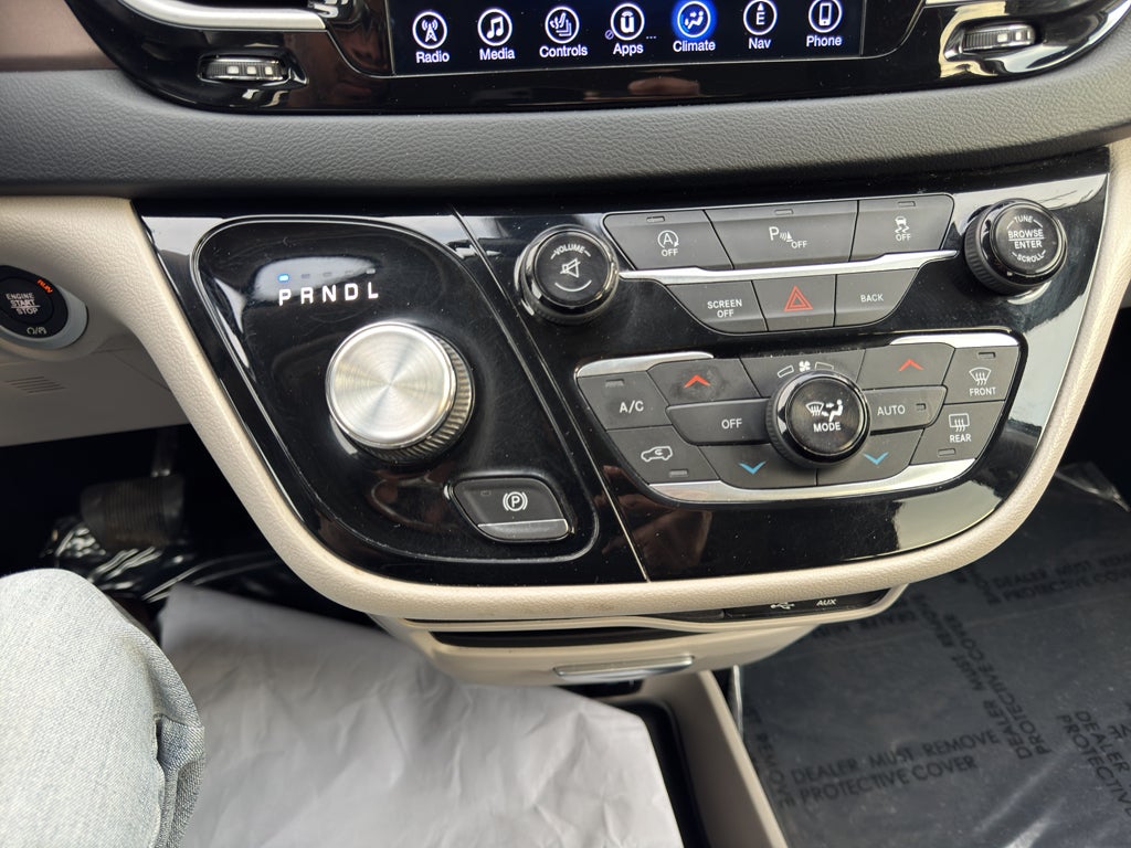 2017 Chrysler Pacifica Touring-L