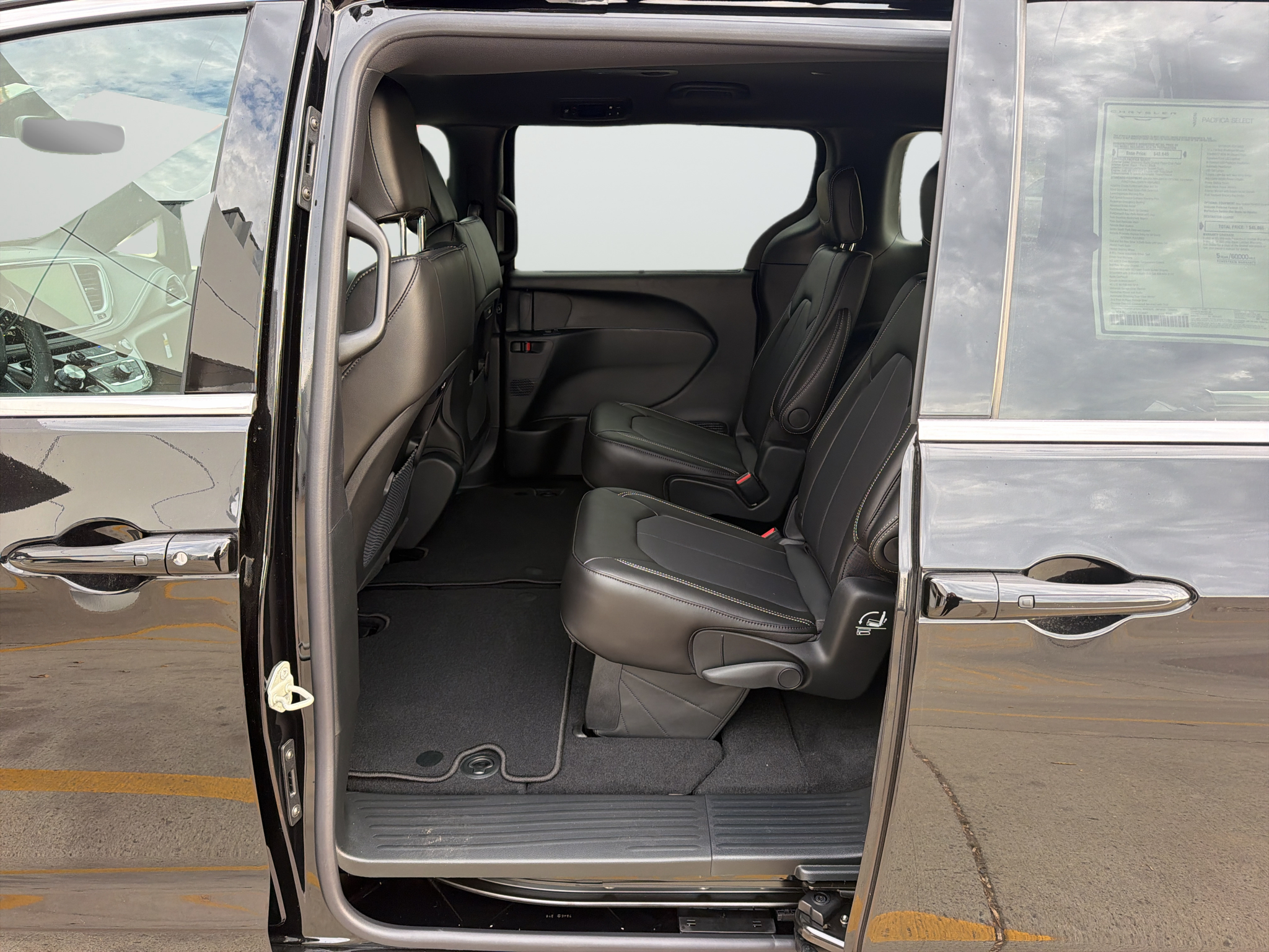 2027 Chrysler Pacifica Select