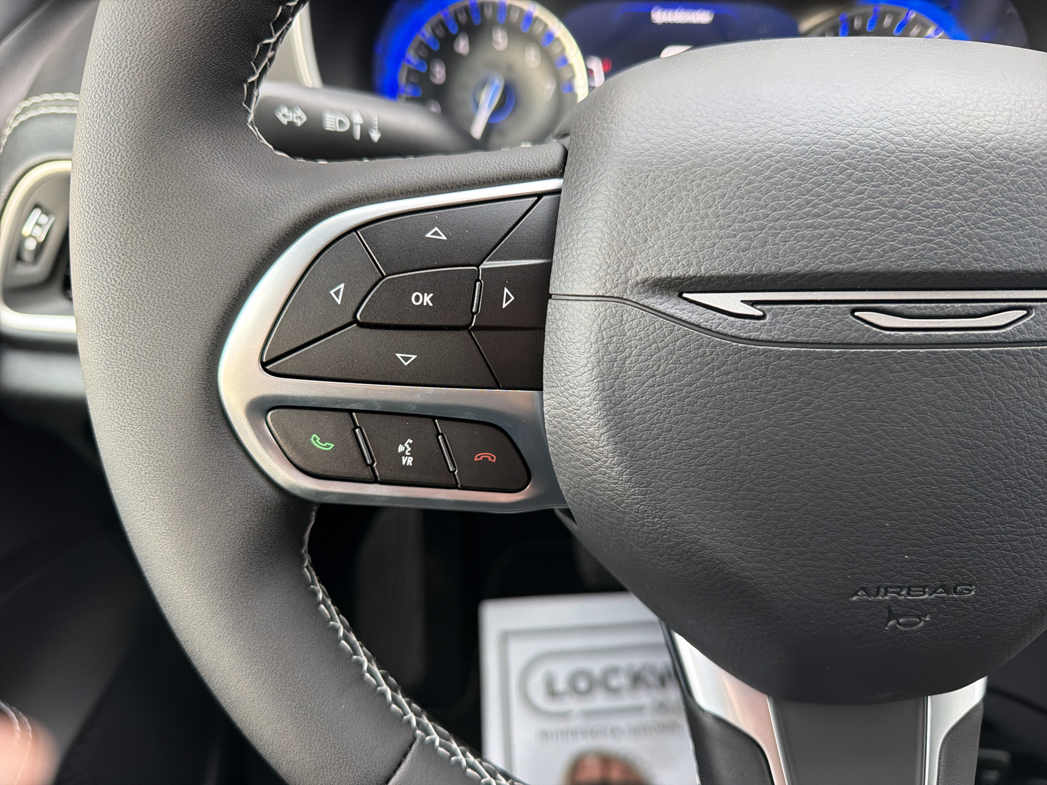 2027 Chrysler Pacifica Select