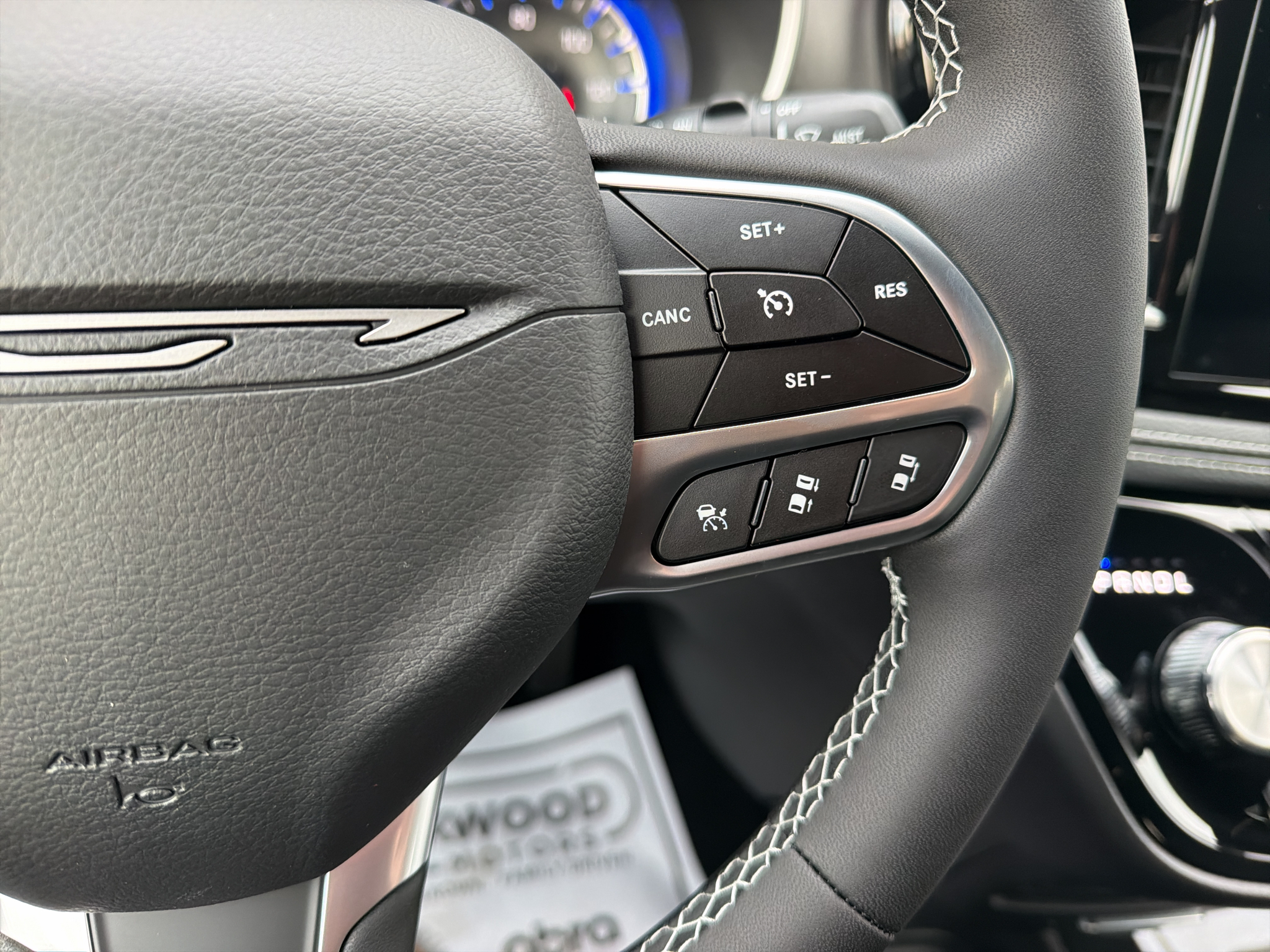 2027 Chrysler Pacifica Select