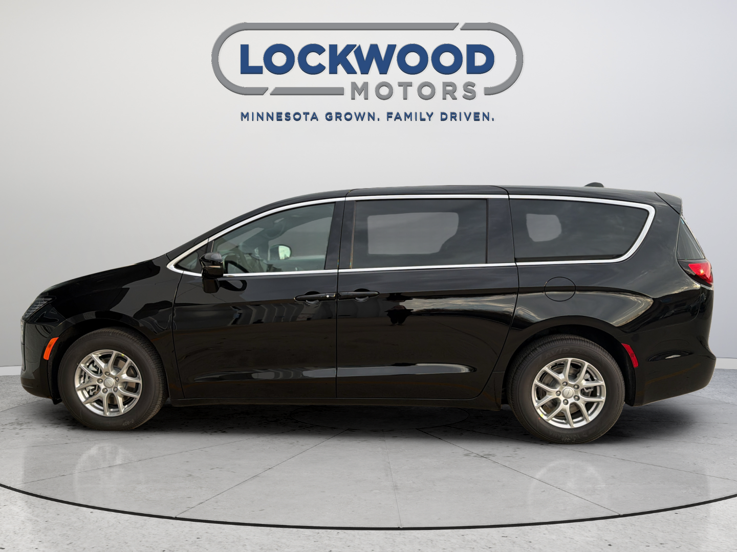 2027 Chrysler Pacifica Select
