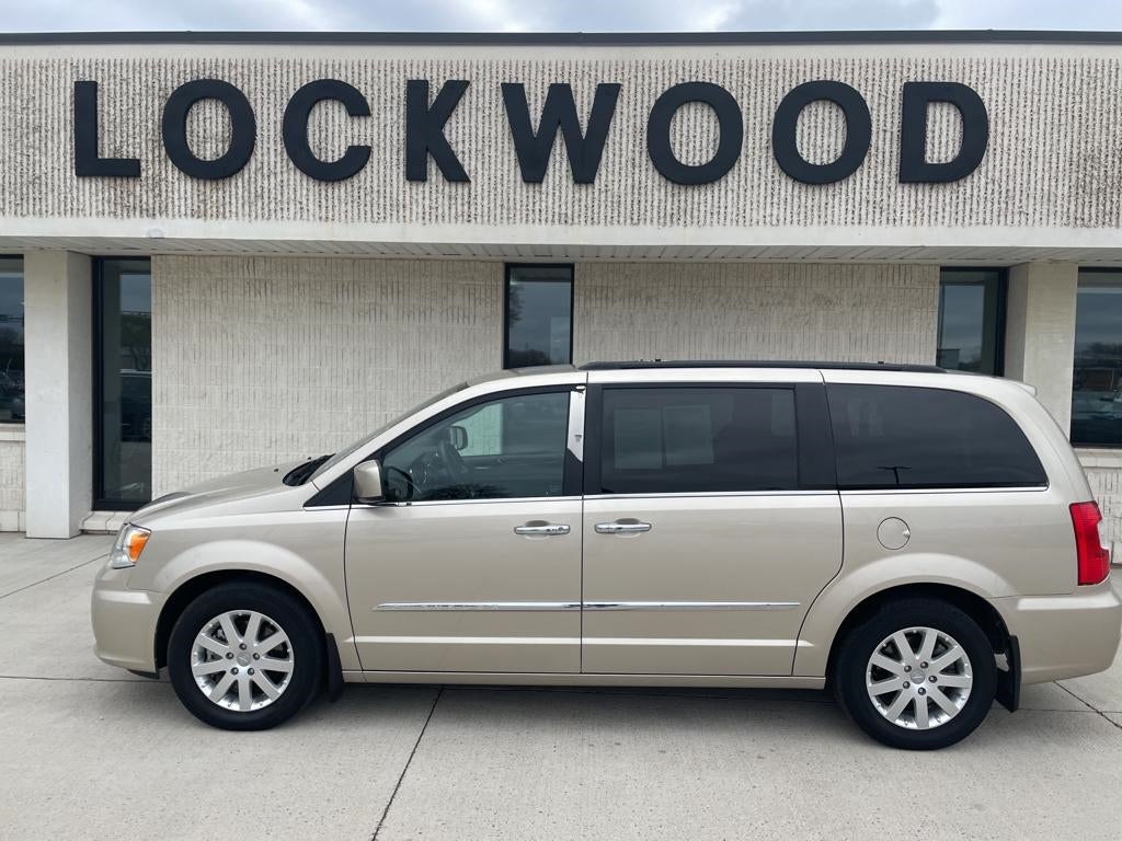 Used 2015 Chrysler Town & Country Touring with VIN 2C4RC1BG8FR571796 for sale in Marshall, Minnesota