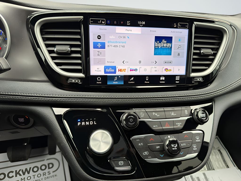 2026 Chrysler Pacifica Select