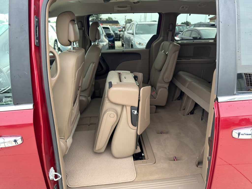 2016 Chrysler Town & Country Touring