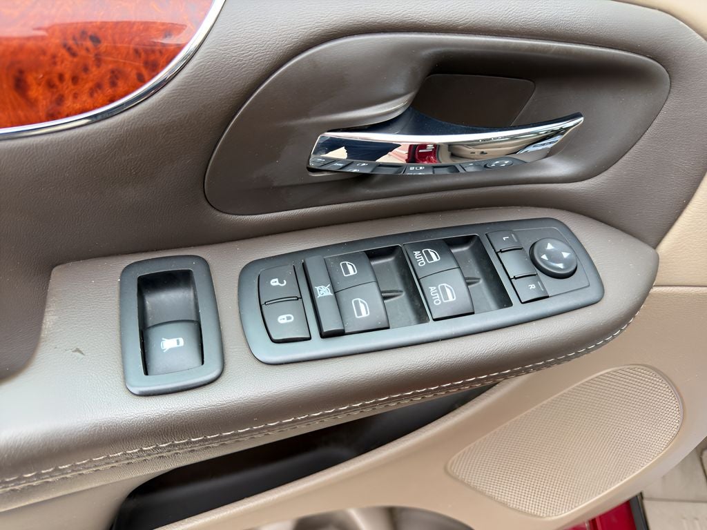 2016 Chrysler Town & Country Touring