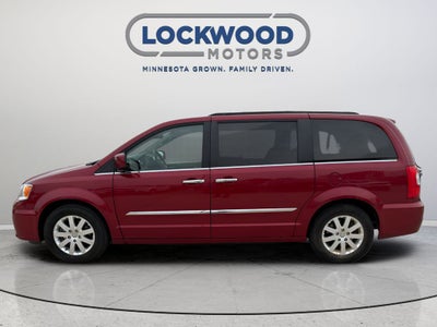 2016 Chrysler Town & Country Touring