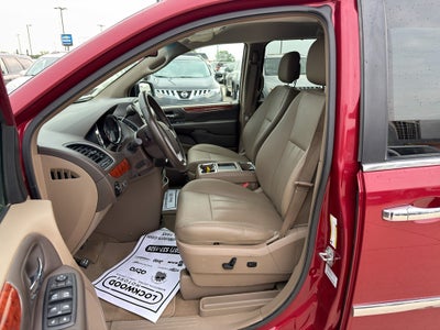 2016 Chrysler Town & Country Touring