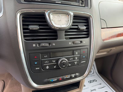 2016 Chrysler Town & Country Touring