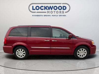 2016 Chrysler Town & Country Touring