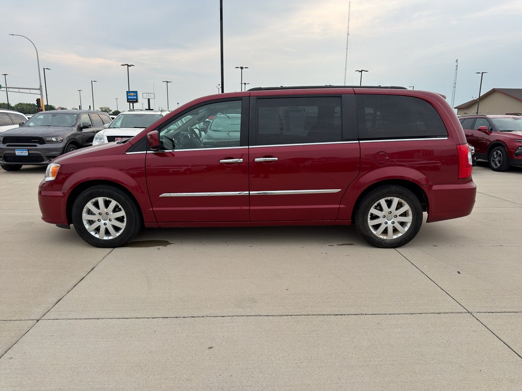 2016 Chrysler Town & Country Touring