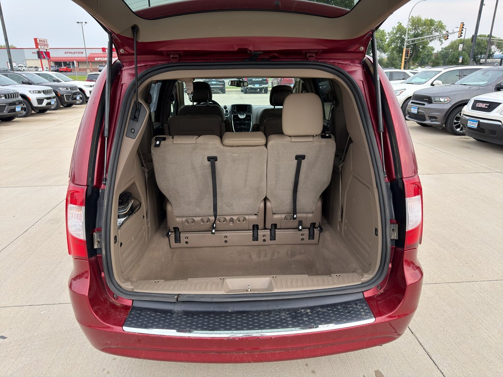 2016 Chrysler Town & Country Touring