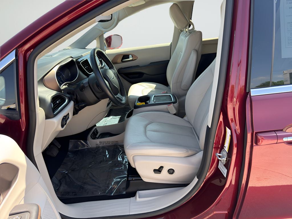 2017 Chrysler Pacifica Touring-L Plus