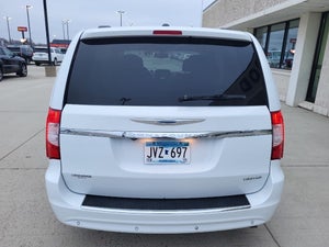 2015 Chrysler Town &amp; Country Limited Platinum