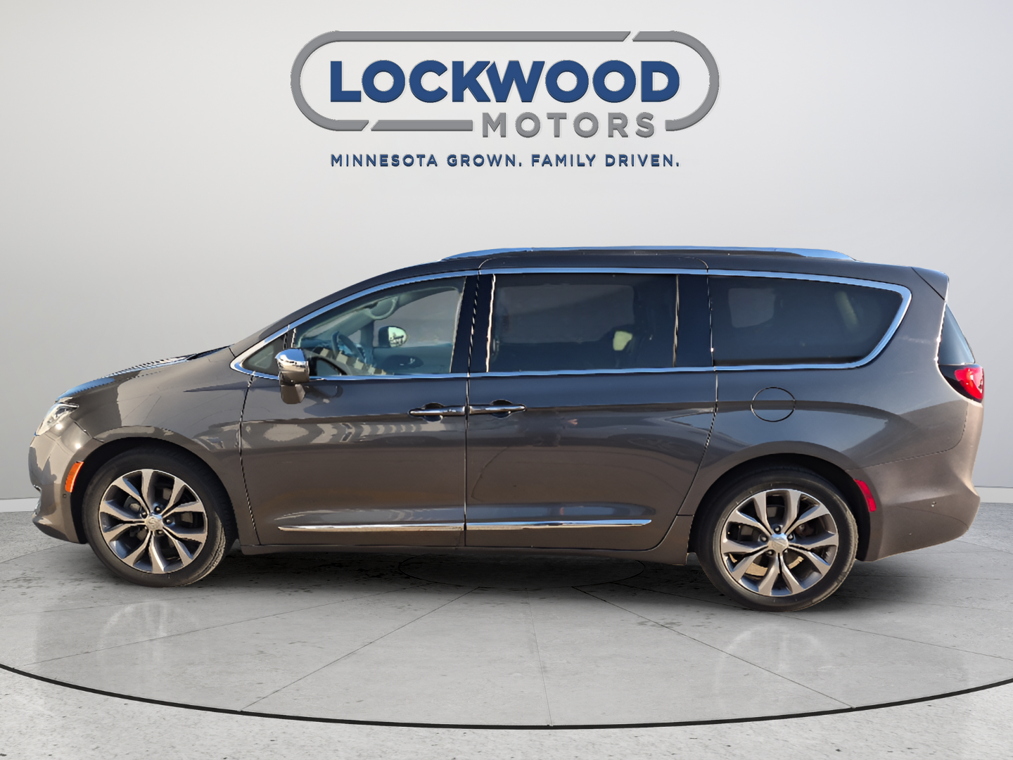 Used 2020 Chrysler Pacifica Limited with VIN 2C4RC1GGXLR204306 for sale in Marshall, Minnesota