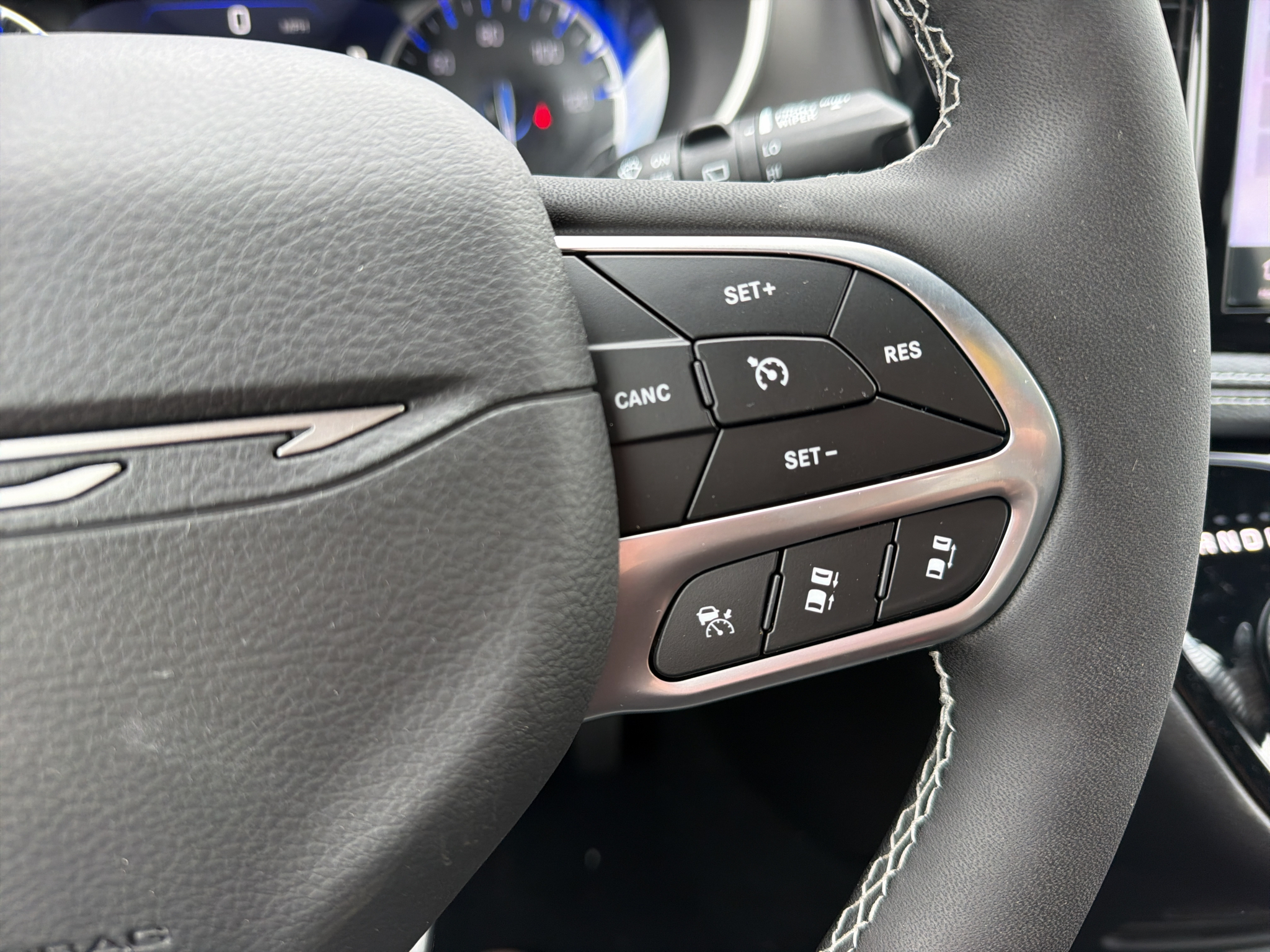 2027 Chrysler Pacifica Select